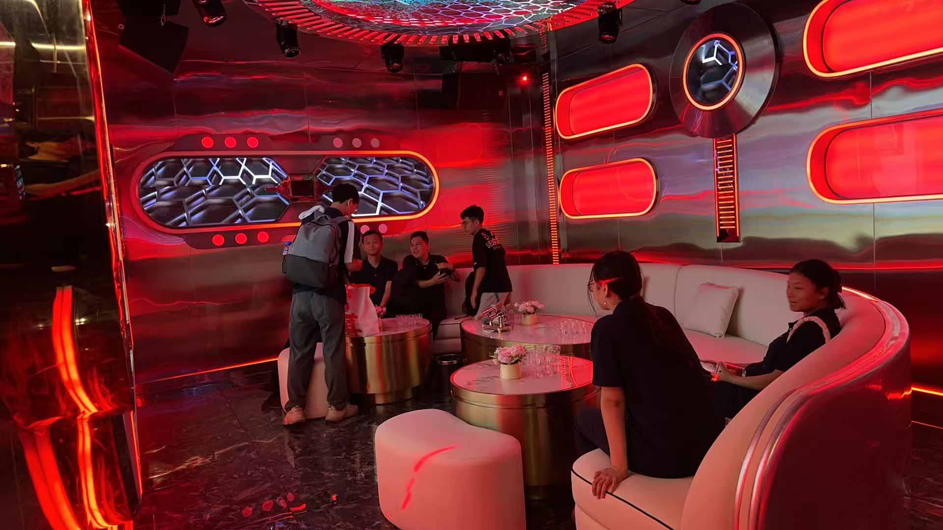 久信達科技公司員工齊聚光明區蠄蜍石，開啟活力爬山之旅暨團建活動(圖6)